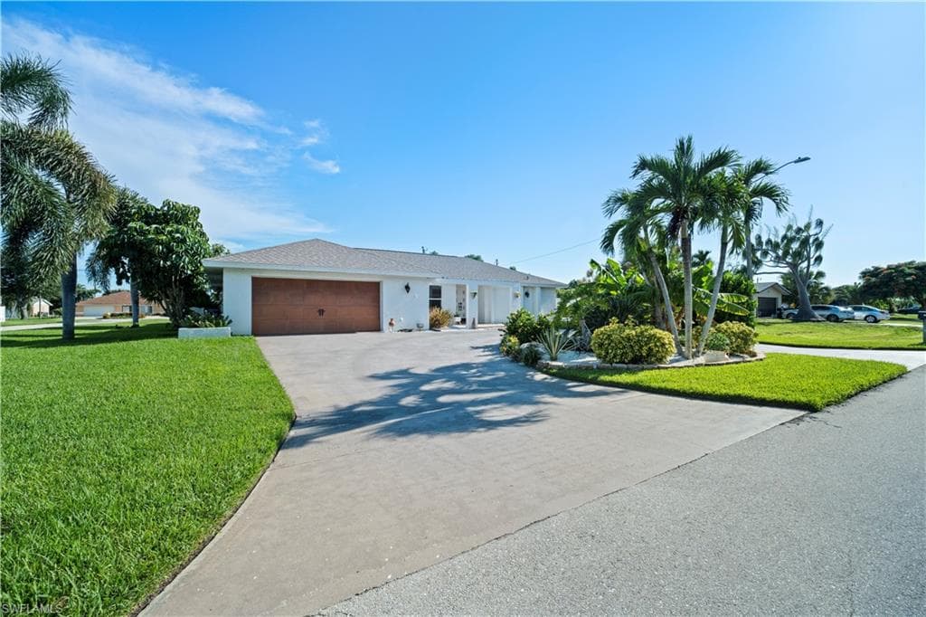 1220 SE 34th TER CAPE CORAL, FL 33904