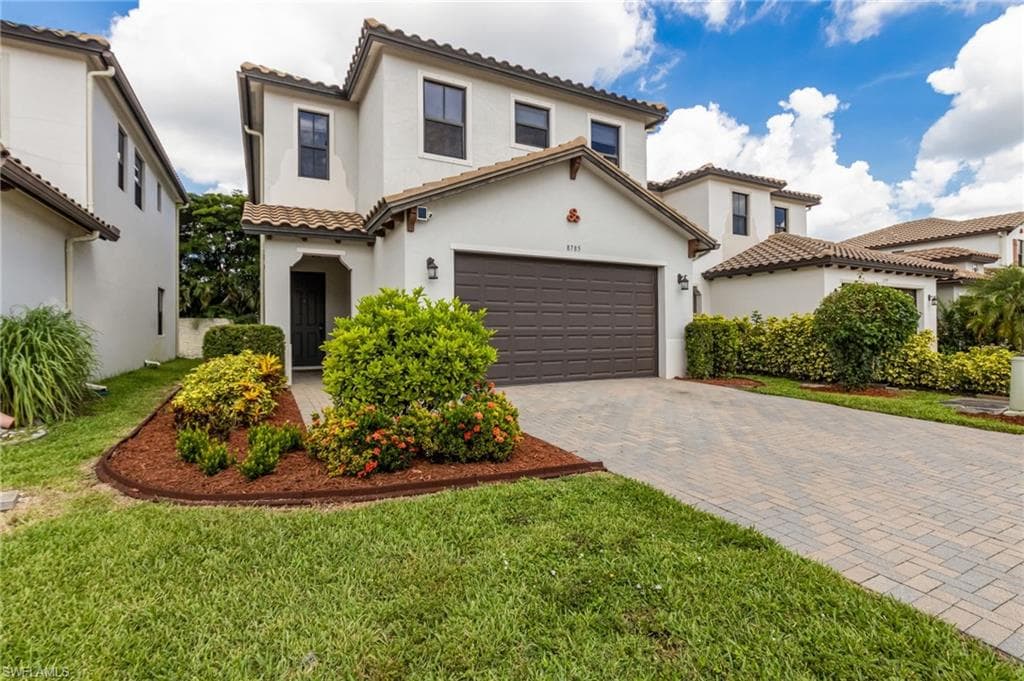 8785 Madrid CIR NAPLES, FL 34104