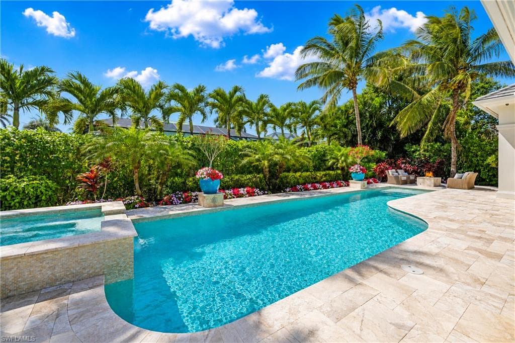 532 Pine Grove LN NAPLES, FL 34103