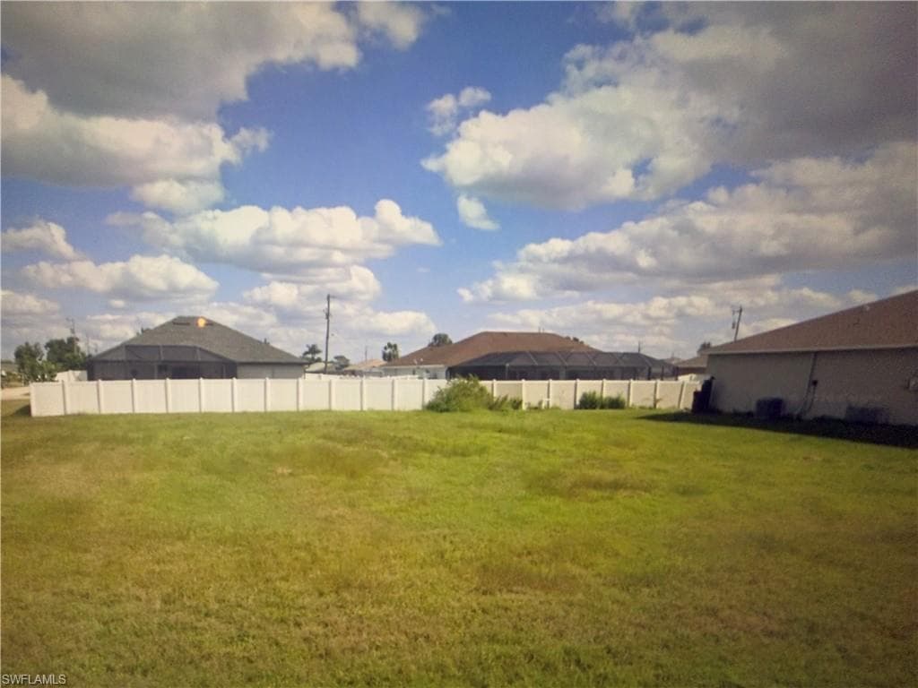 3013 NE 2nd PL CAPE CORAL, FL 33909