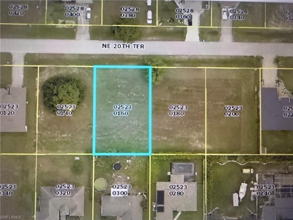 330 NE 20th TER CAPE CORAL, FL 33909