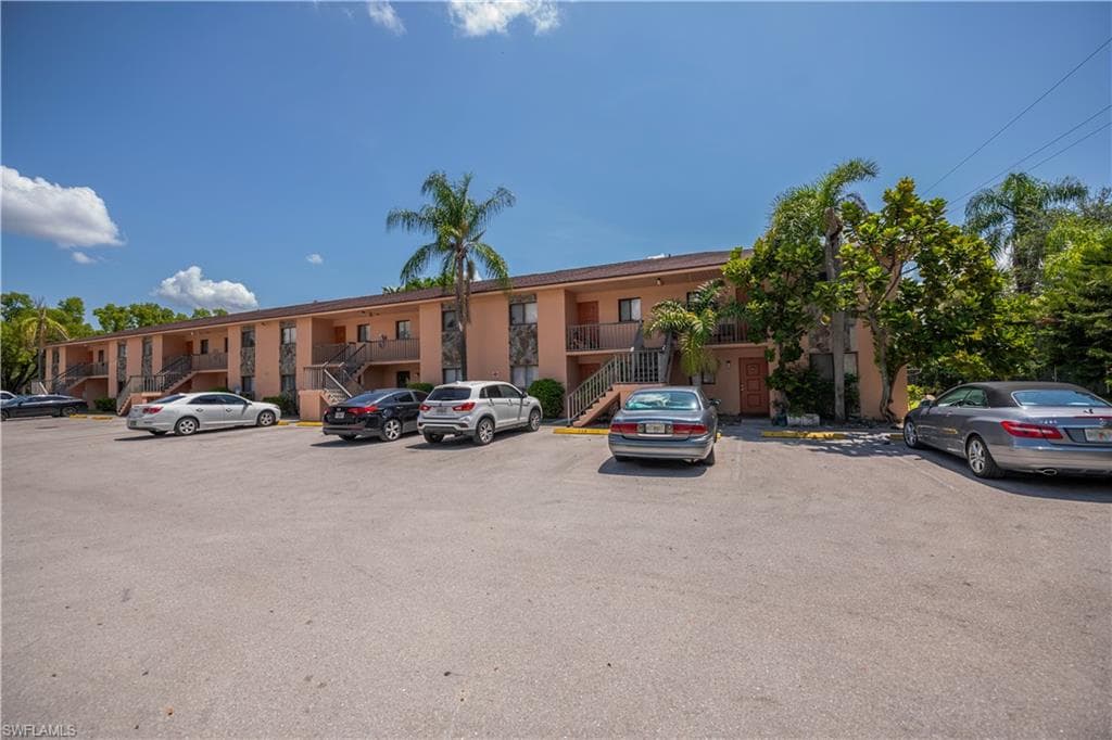 2700 Park Windsor DR 713 FORT MYERS, FL 33901