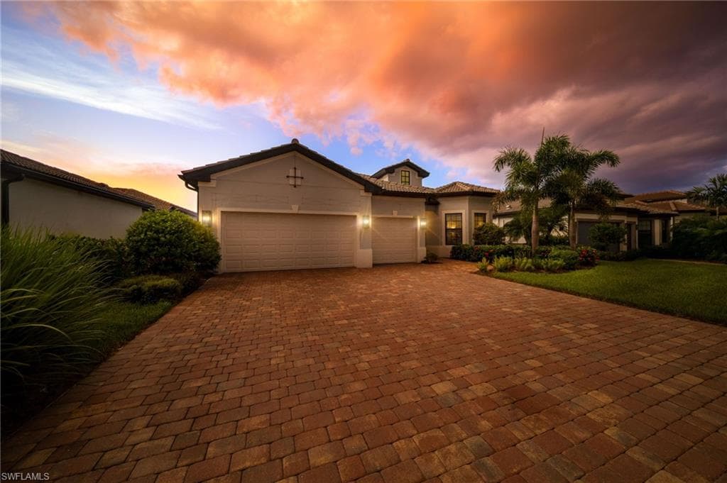 6851 Winding Cypress DR NAPLES, FL 34114