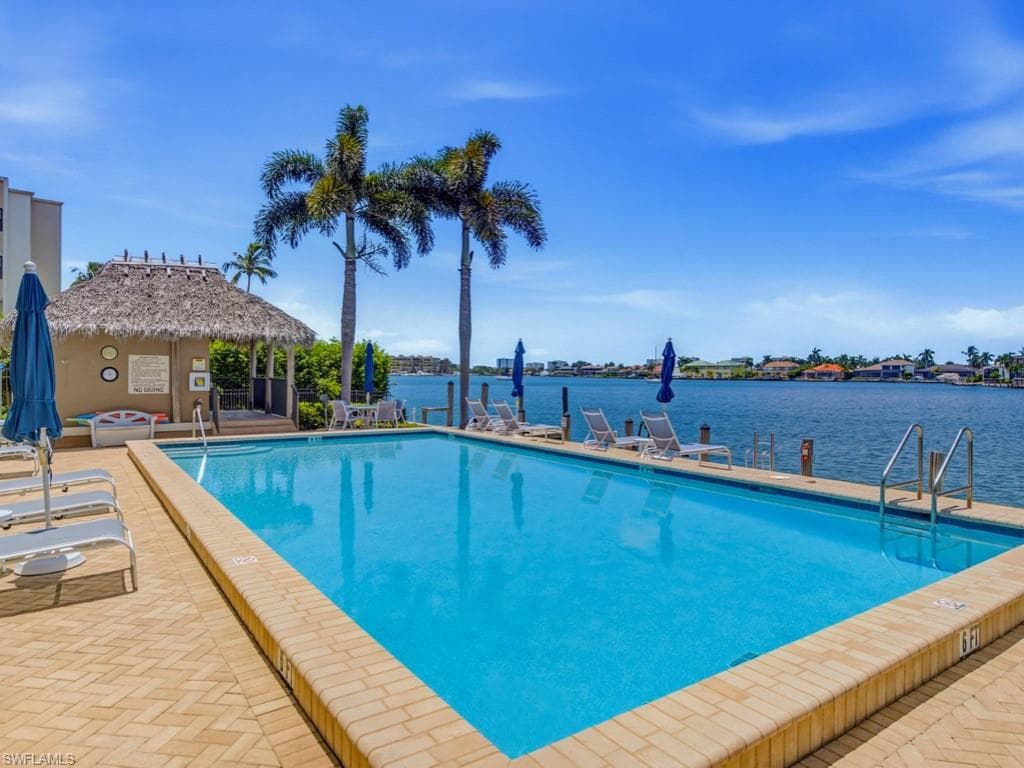 848 Elkcam CIR 302 MARCO ISLAND, FL 34145