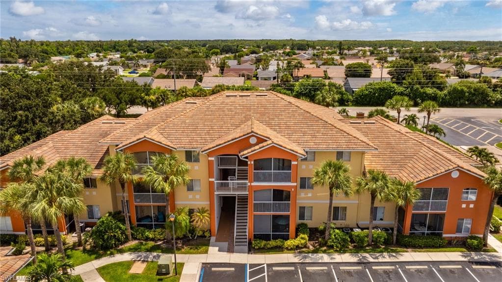 6481 Aragon WAY 305 FORT MYERS, FL 33966