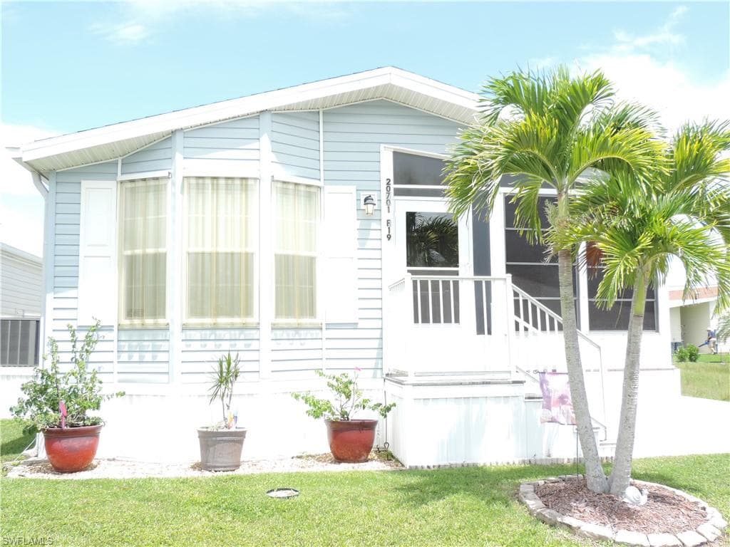 20701 Garden DR ESTERO, FL 33928