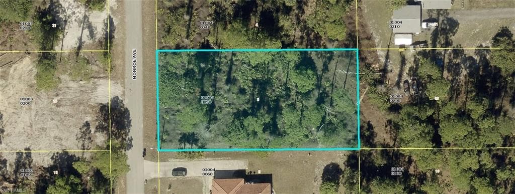 814 Monroe AVE LEHIGH ACRES, FL 33972