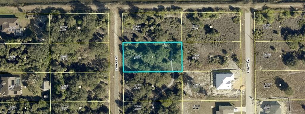 1516 Johns AVE LEHIGH ACRES, FL 33972
