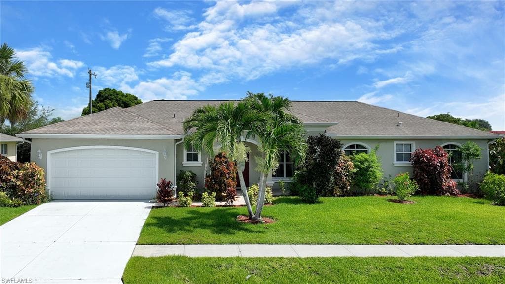 599 Genevieve DR LEHIGH ACRES, FL 33936