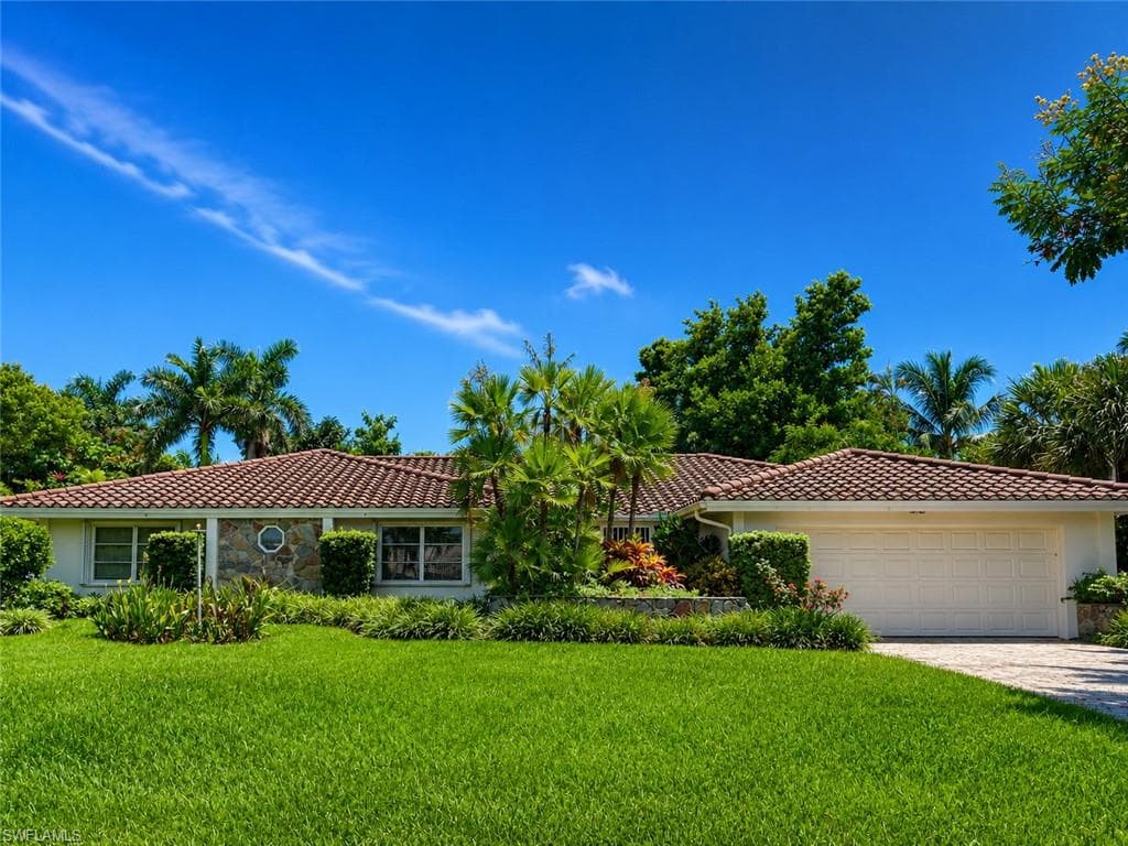 660 Regatta RD NAPLES, FL 34103