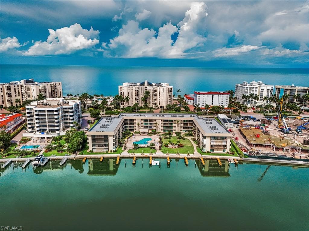 3200 Gulf Shore BLVD N 205 NAPLES, FL 34103