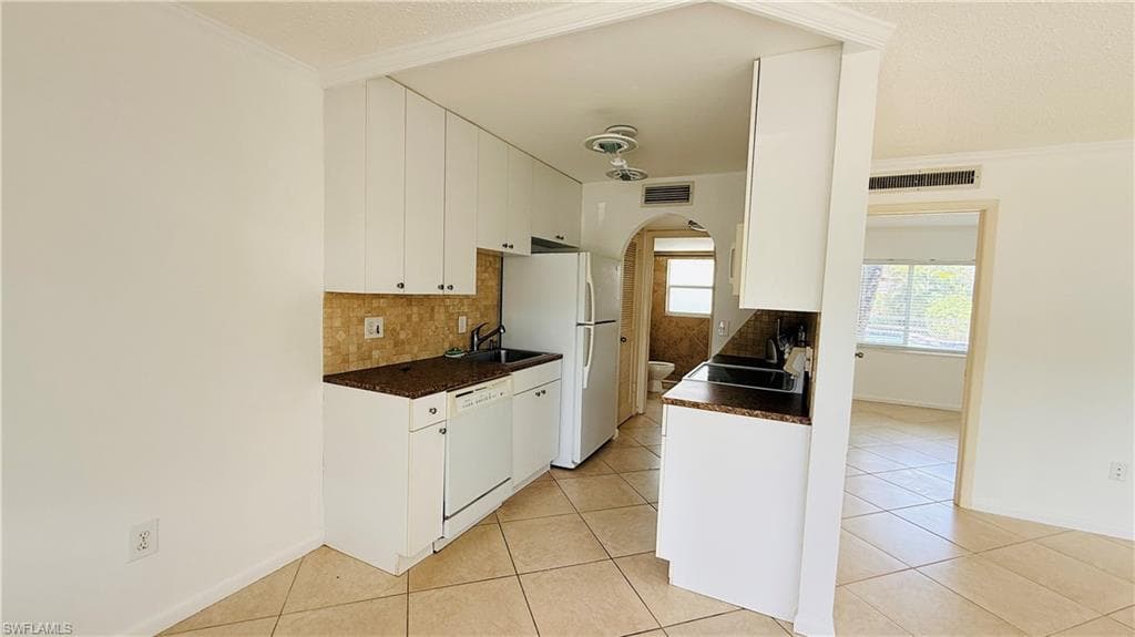 3250 10th ST N B2 NAPLES, FL 34103