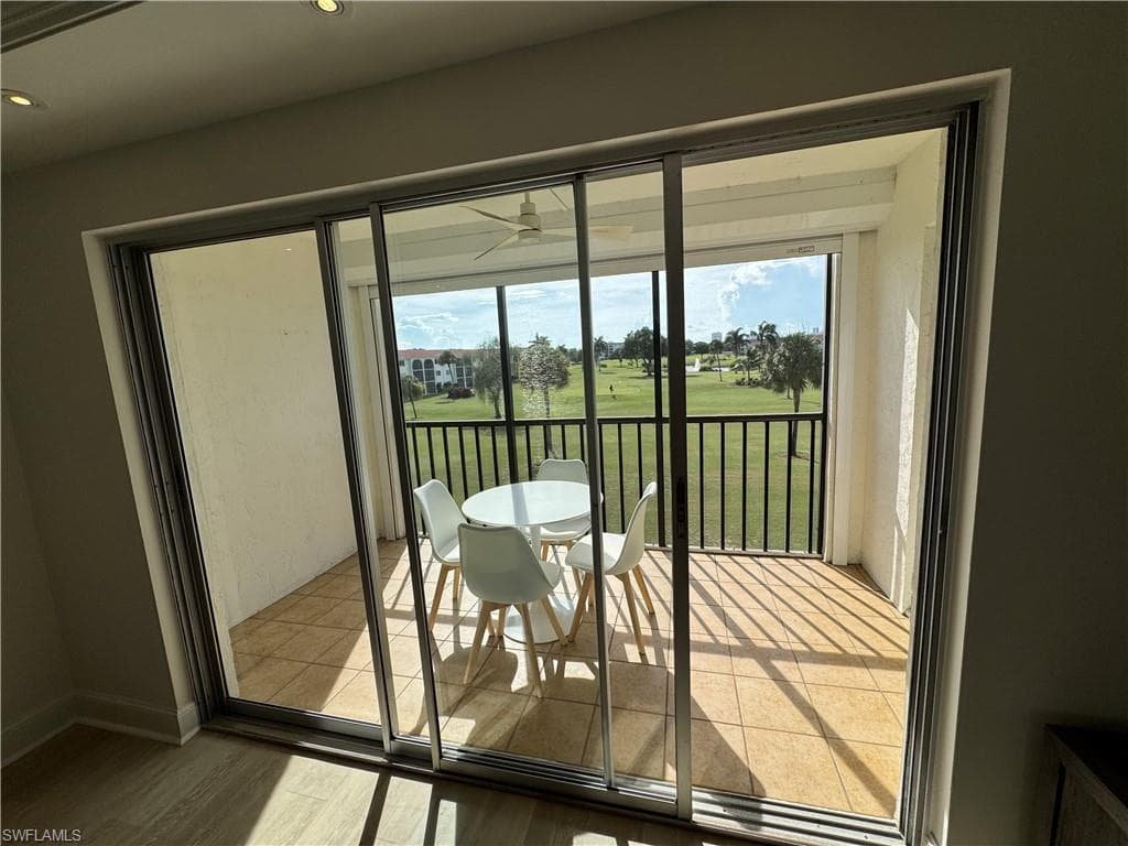 37 High Point CIR E 305 NAPLES, FL 34103