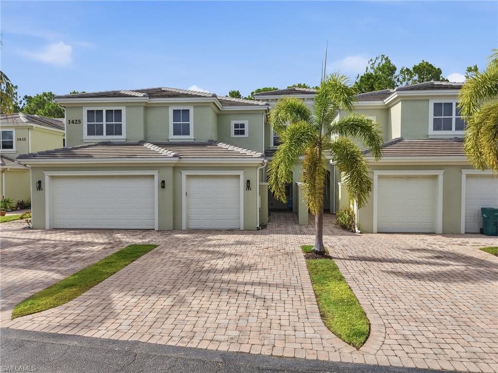 1425 Mariposa CIR 101 NAPLES, FL 34105