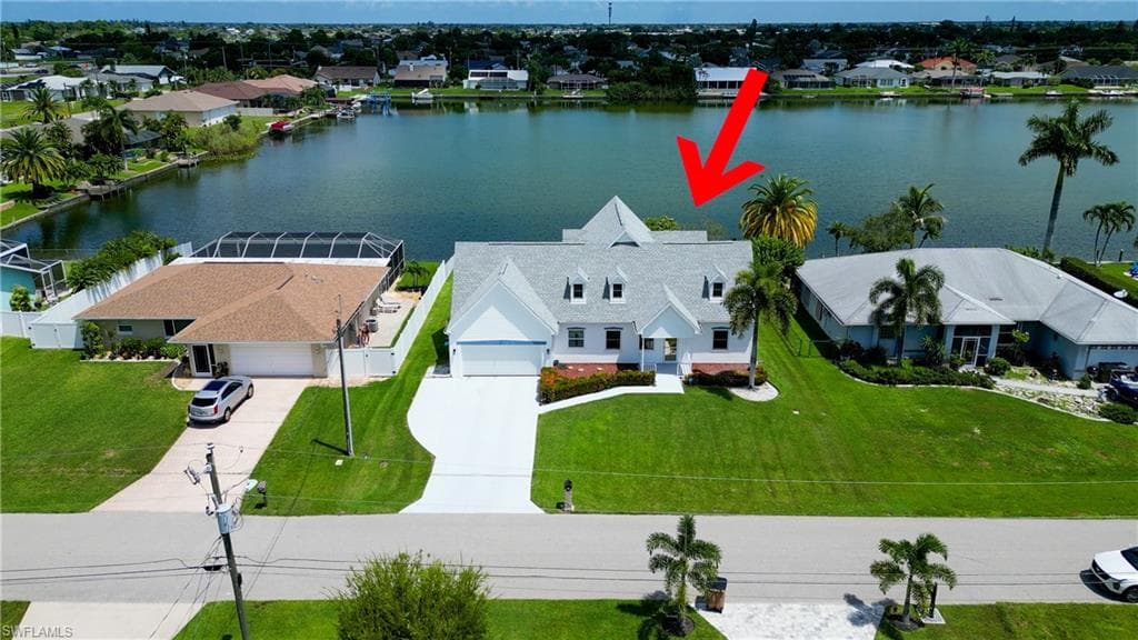 850 SE 1st TER CAPE CORAL, FL 33990