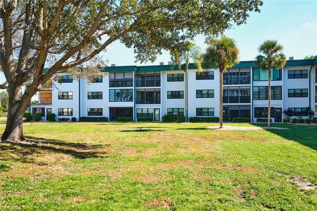 1747 Pebble Beach DR 302 FORT MYERS, FL 33907