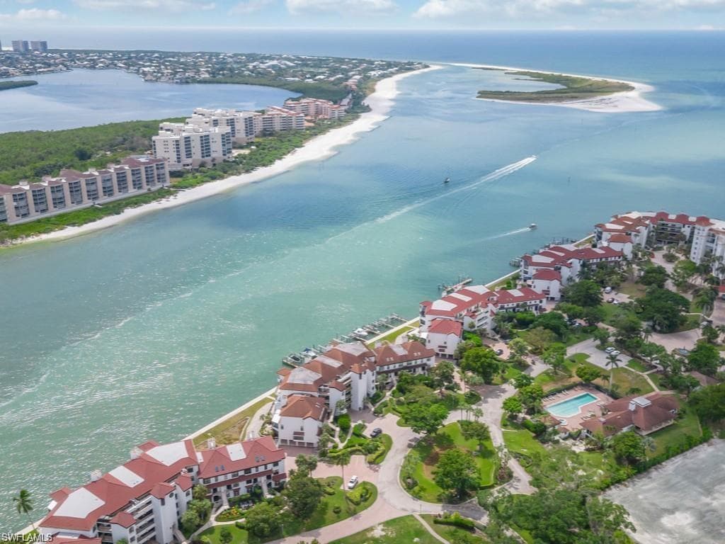 334 La Peninsula BLVD 334 NAPLES, FL 34113