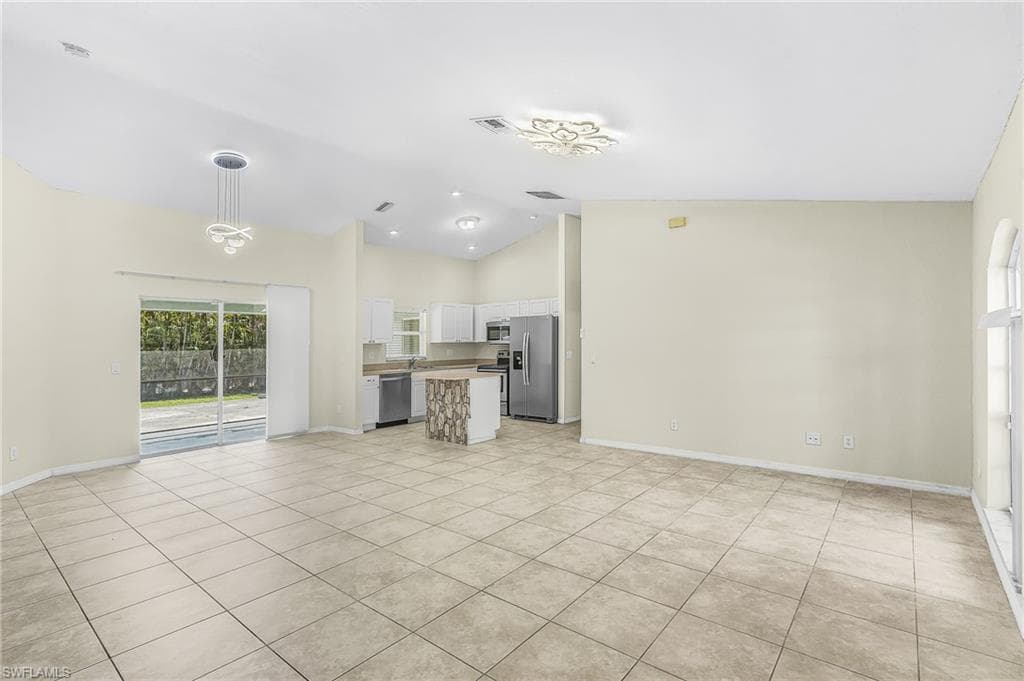 5215 SW 16th PL CAPE CORAL, FL 33914