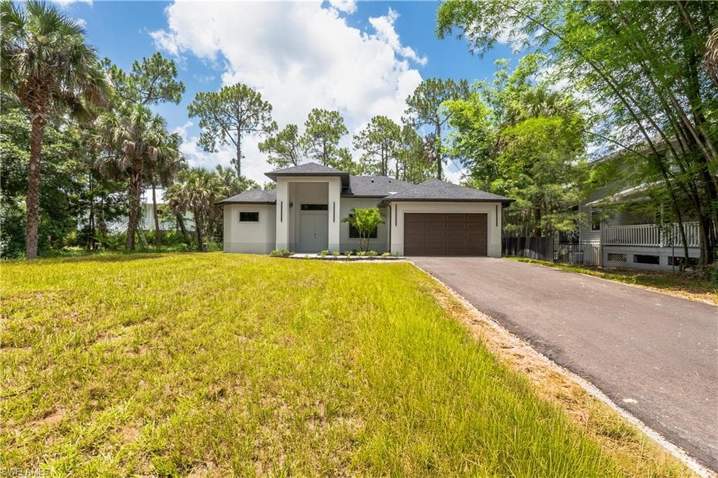 1061 20th AVE NE NAPLES, FL 34120
