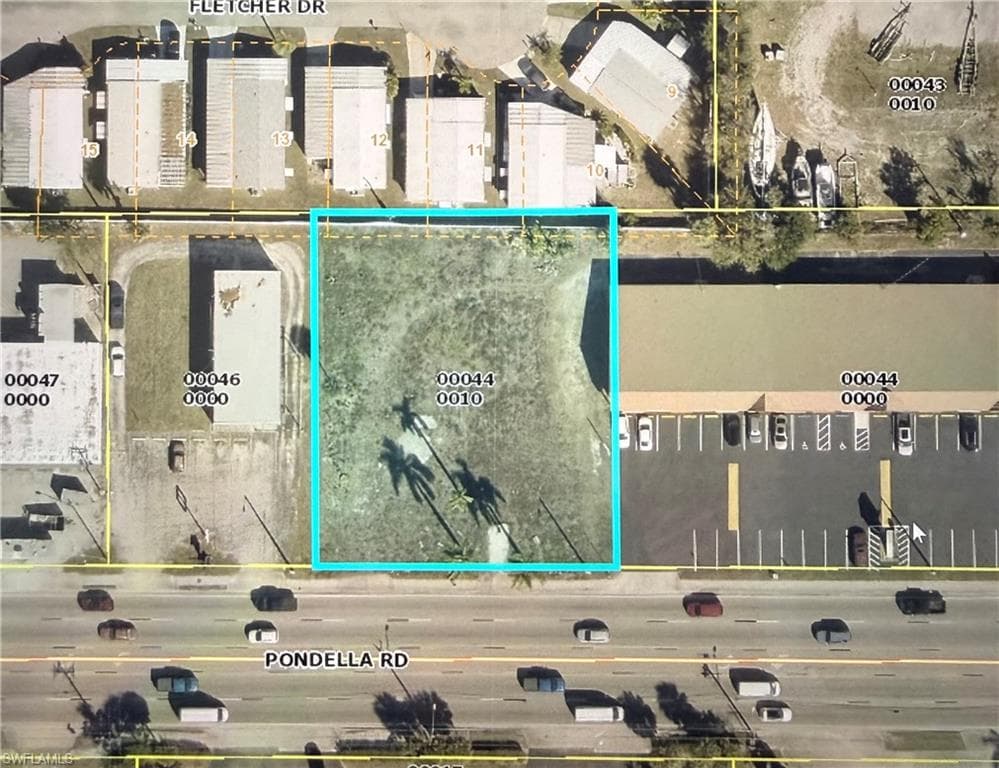 98 Pondella RD NORTH FORT MYERS, FL 33903