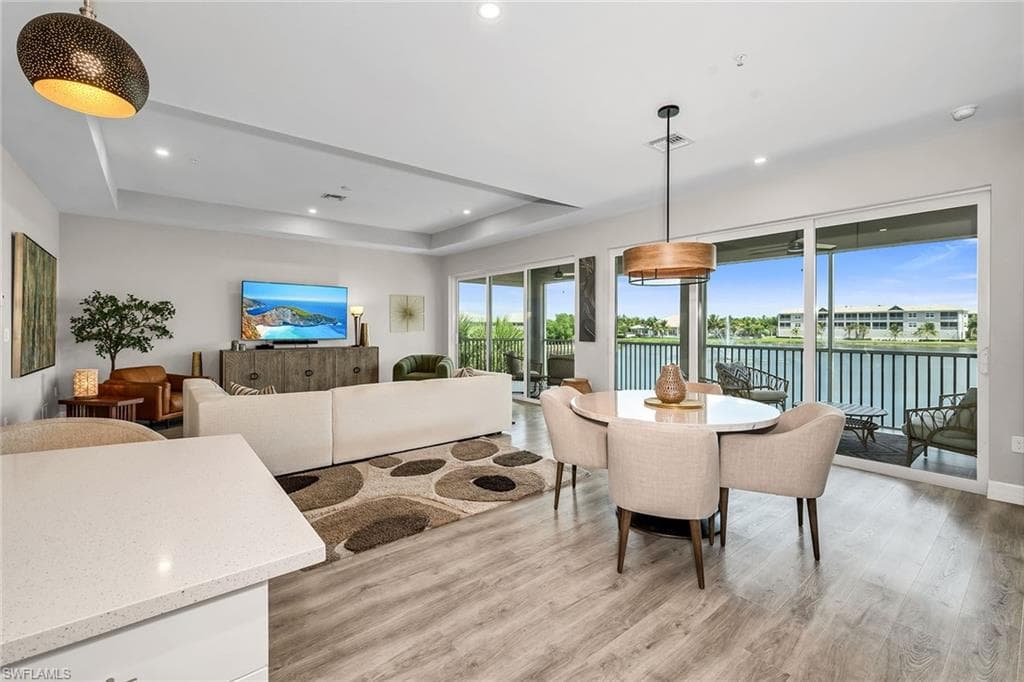 233 Indies DR E 201 NAPLES, FL 34114