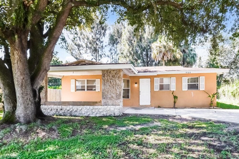4160 Ballard RD FORT MYERS, FL 33916