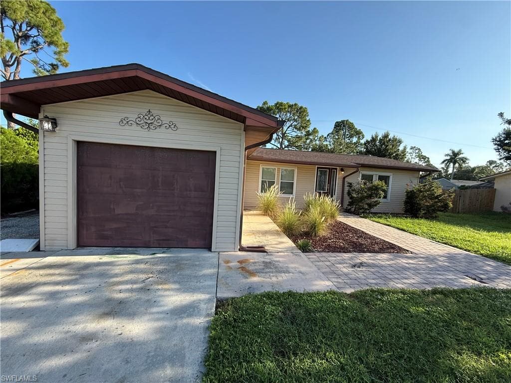 9169 Shaddock RD E FORT MYERS, FL 33967