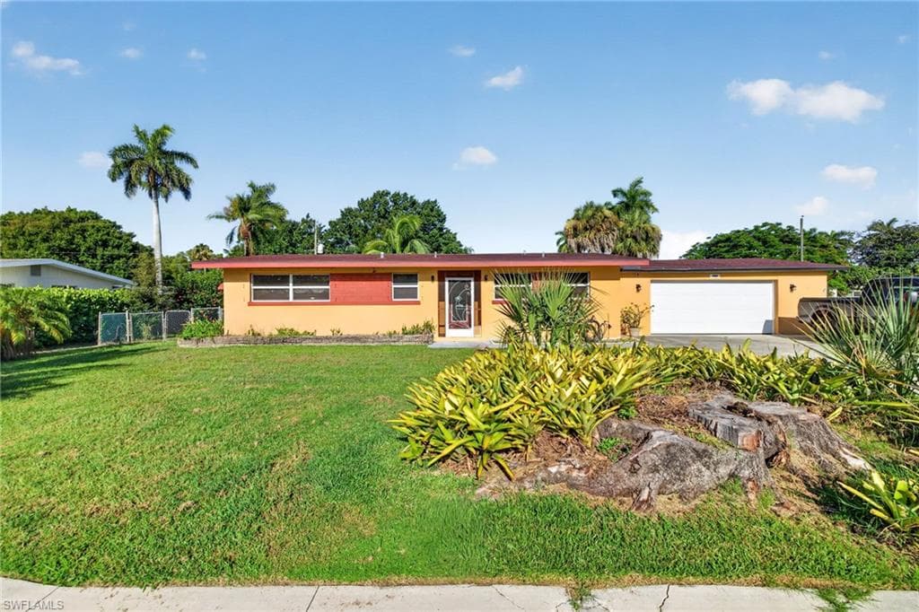 2950 Holly RD FORT MYERS, FL 33901