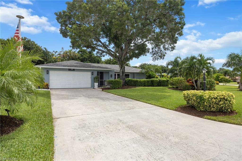 4557 Eagle Key CIR NAPLES, FL 34112