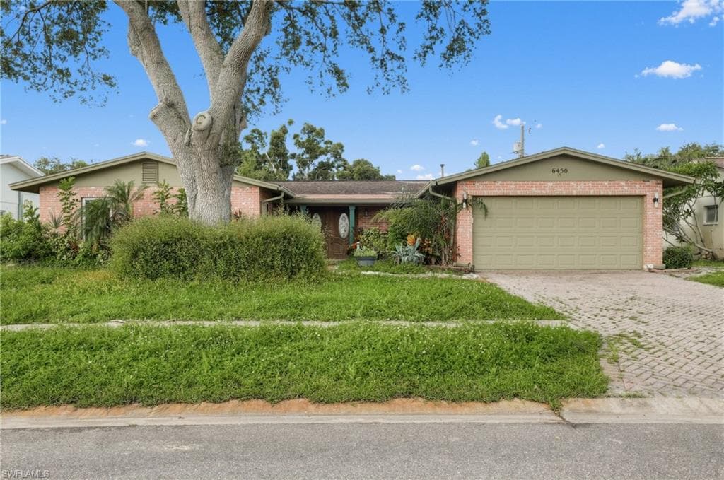 6450 31st TER N ST. PETERSBURG, FL 33710