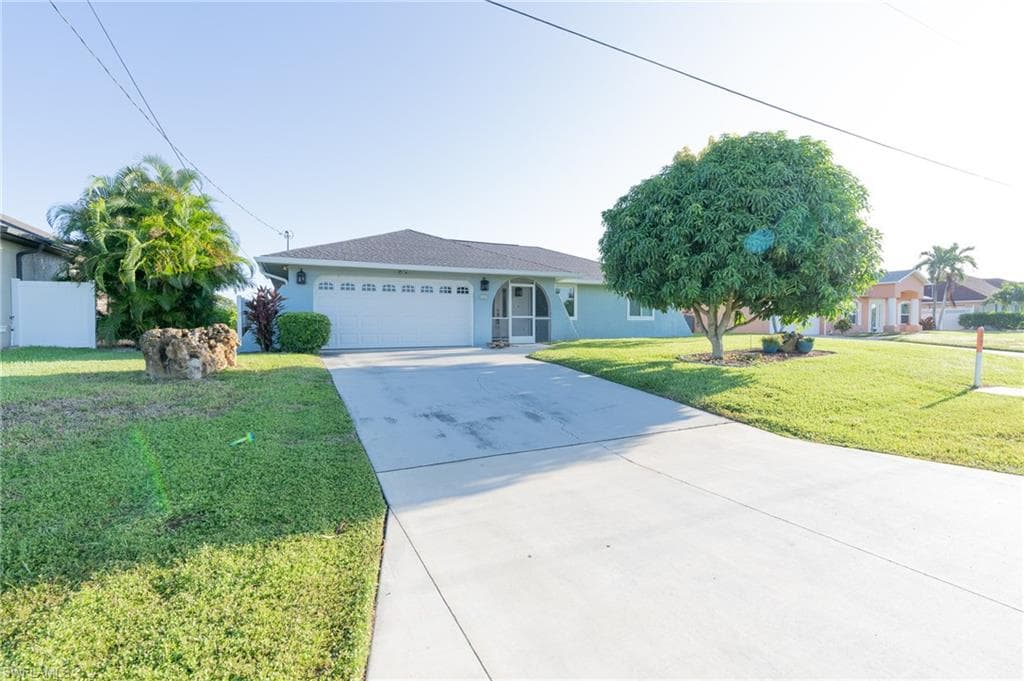 115 SE 35th TER CAPE CORAL, FL 33904