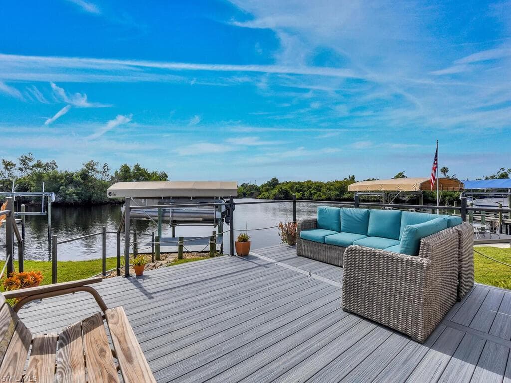 37 Channel LN FORT MYERS, FL 33905