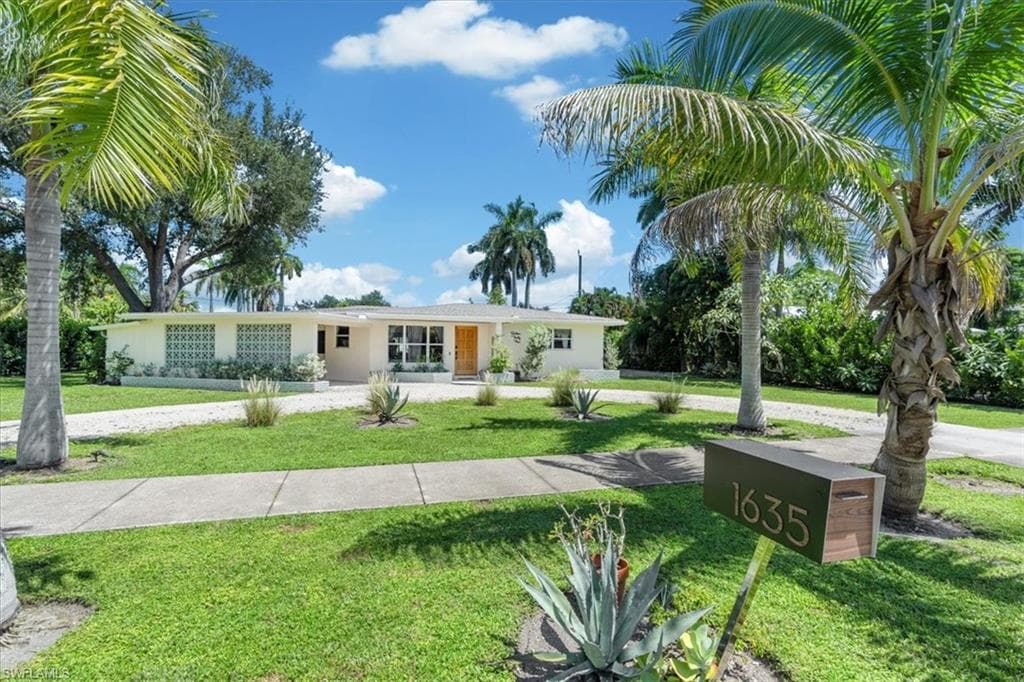 1635 Grove AVE FORT MYERS, FL 33901