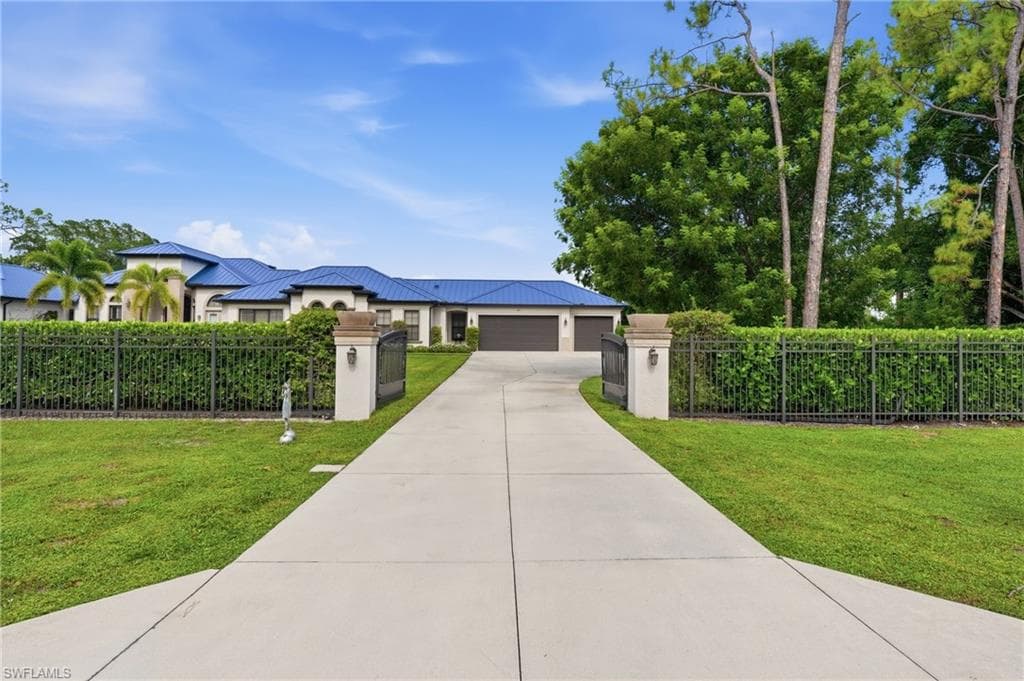 1311 Jaybird WAY NAPLES, FL 34105