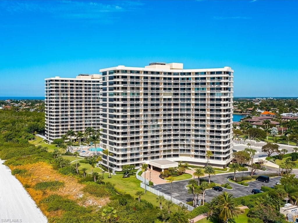 380 Seaview CT 204 MARCO ISLAND, FL 34145