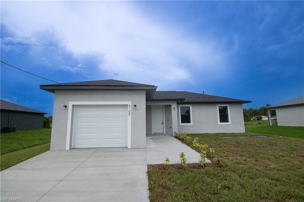 8109 Olive CT LABELLE, FL 33935