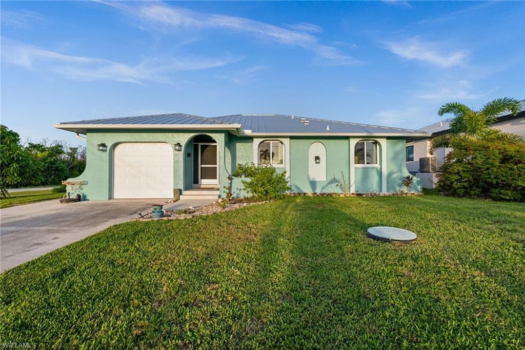 2498 Sapodilla LN ST. JAMES CITY, FL 33956