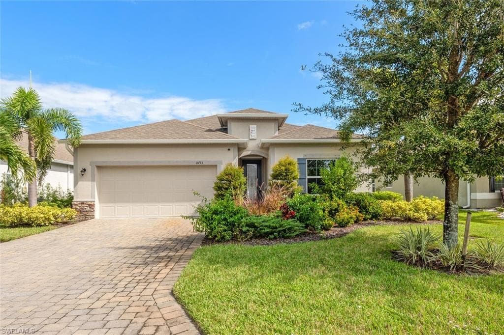 8753 Cascade Price CIR NORTH FORT MYERS, FL 33917