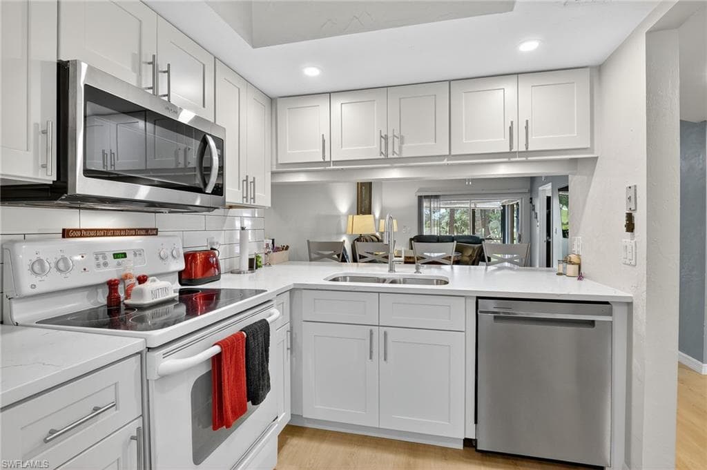 5857 Rattlesnake Hammock RD N 106 NAPLES, FL 34113