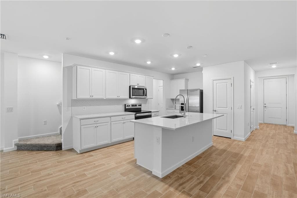 27881 Radiant CT BONITA SPRINGS, FL 34135