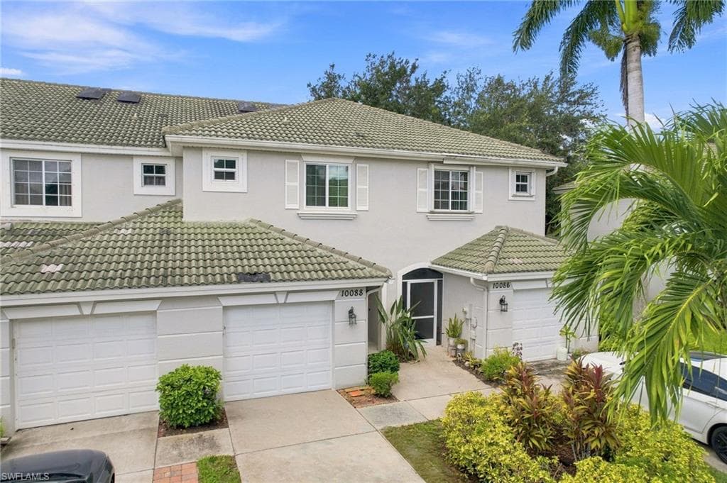 10088 Pacific Pines AVE FORT MYERS, FL 33966