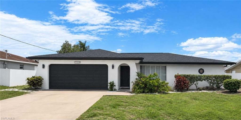 1704 Viscaya PKWY CAPE CORAL, FL 33990