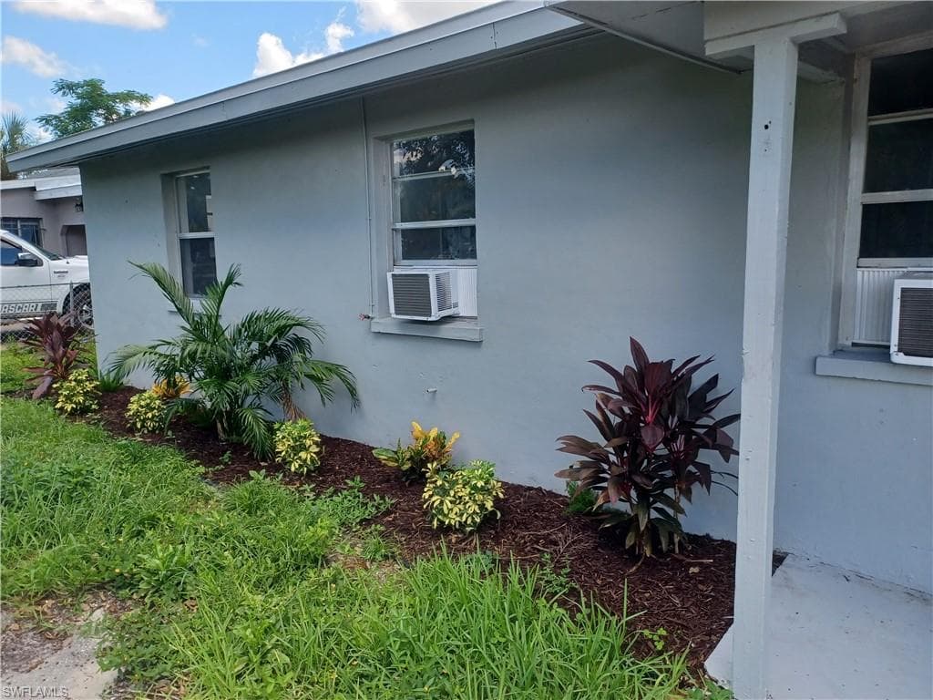 1629 Pawnee ST FORT MYERS, FL 33916