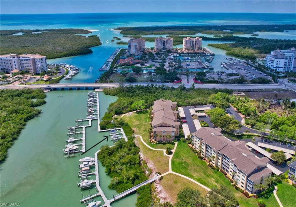 261B Wiggins Bay DR NAPLES, FL 34110