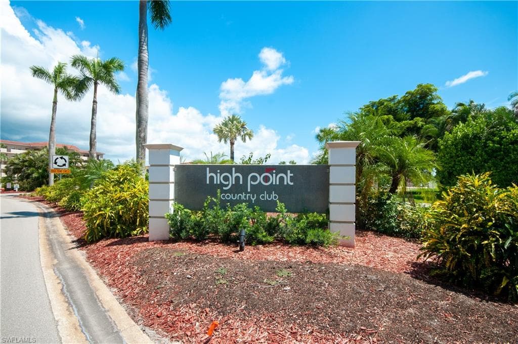 5 High Point CIR W 104 NAPLES, FL 34103
