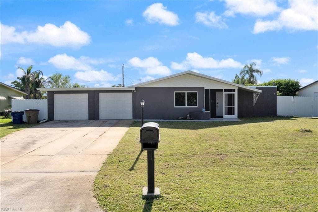 347 Beachwood AVE LEHIGH ACRES, FL 33936