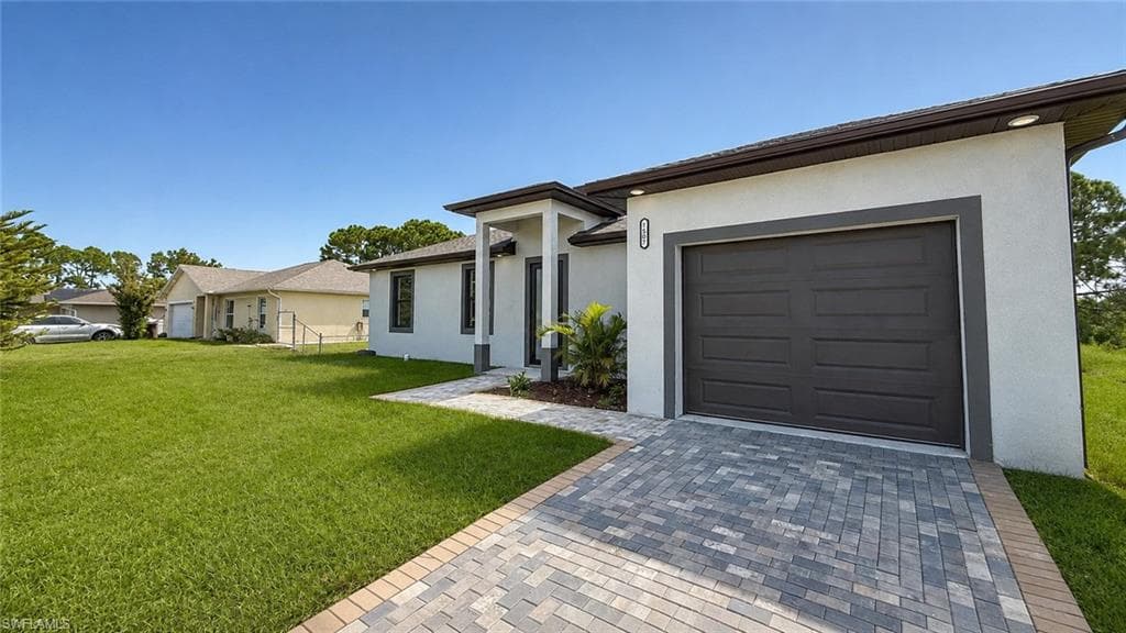 1607 Hazel AVE S LEHIGH ACRES, FL 33976