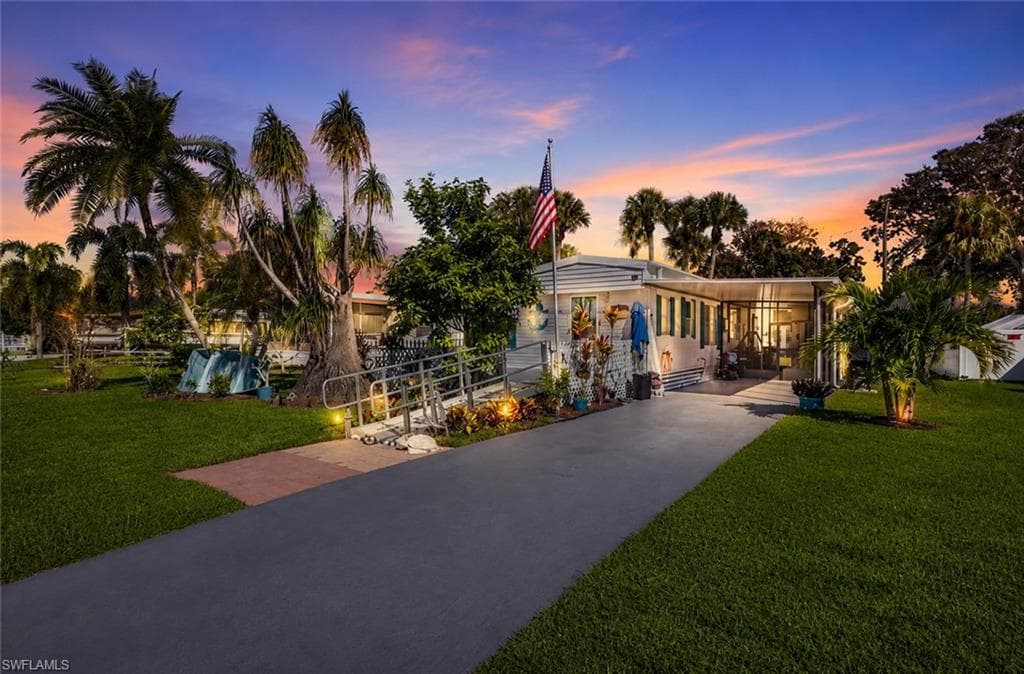 20 Derhenson DR NAPLES, FL 34114