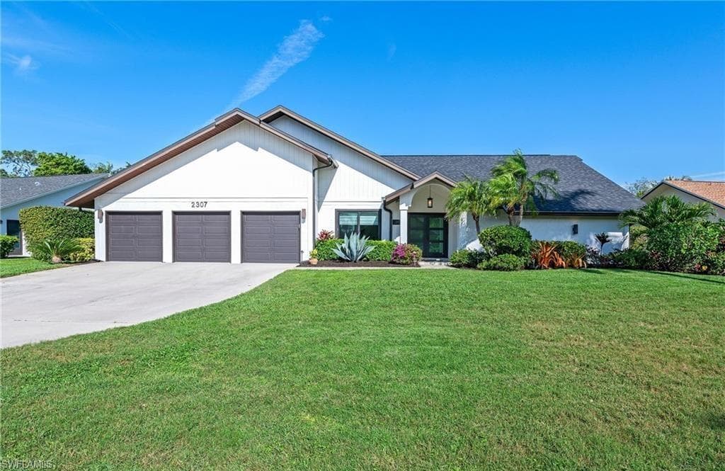 2307 Queens WAY NAPLES, FL 34112