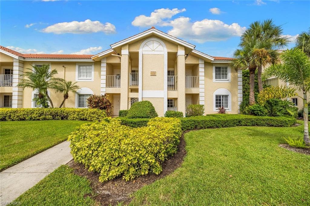 7725 Jewel LN 104 NAPLES, FL 34109
